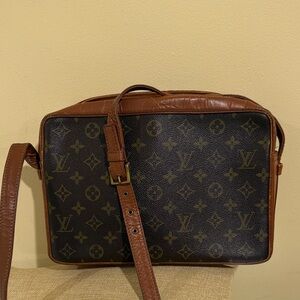 Louis Vuitton Monogram AUTHENTIC Canvas Crossbody Bag